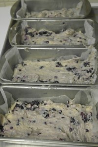 Yada yada. I think there are enough pictures of creaming and batter. Fill loaf pans.