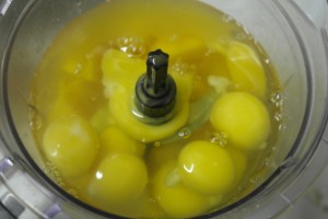 Blend eggs, sliced peaches and butter. Add to dry ingredients.