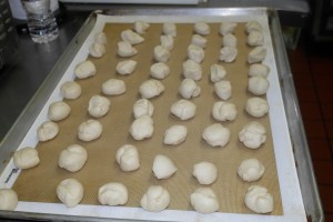 Cut off golf ball sized pieces and roll into ball.  Wrap and allow to rest for 30 minutes.